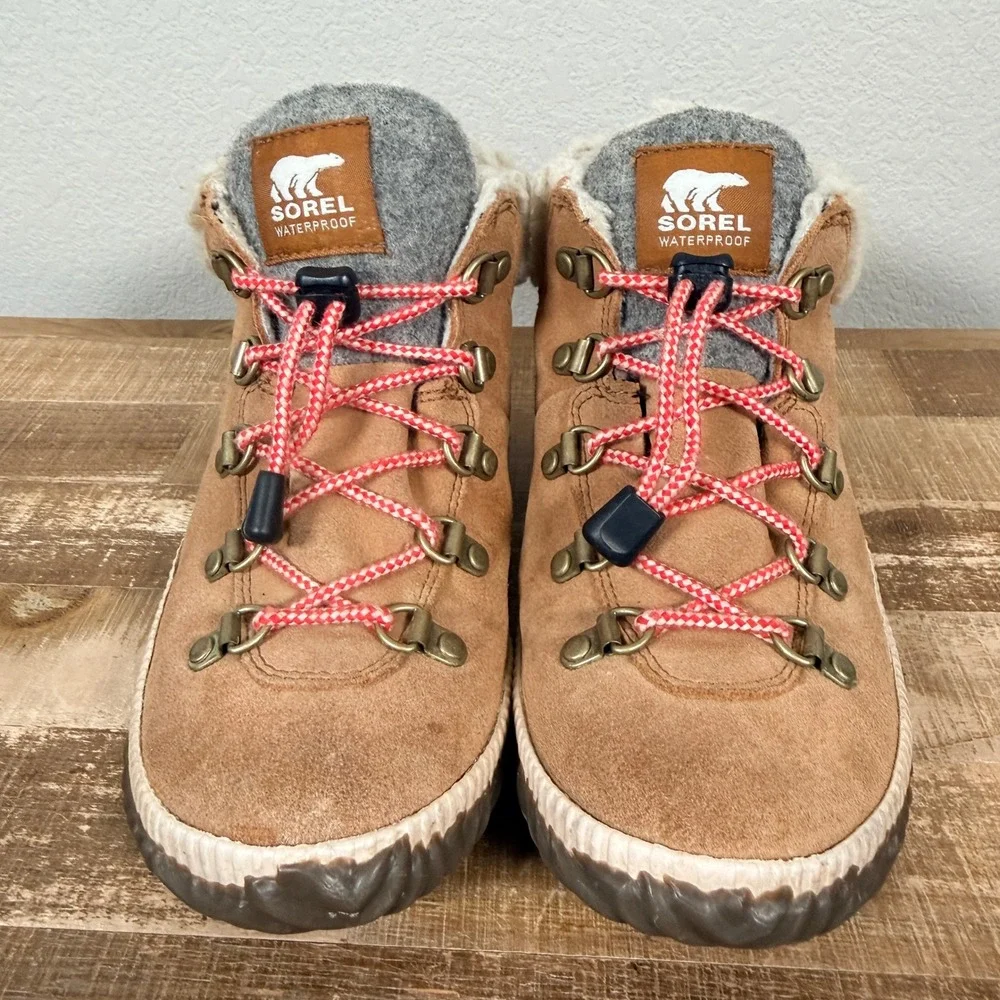 Sorel‎ Out N About Plus Conquest Kids 3 Tan Waterproof Suede Faux Fur Boots